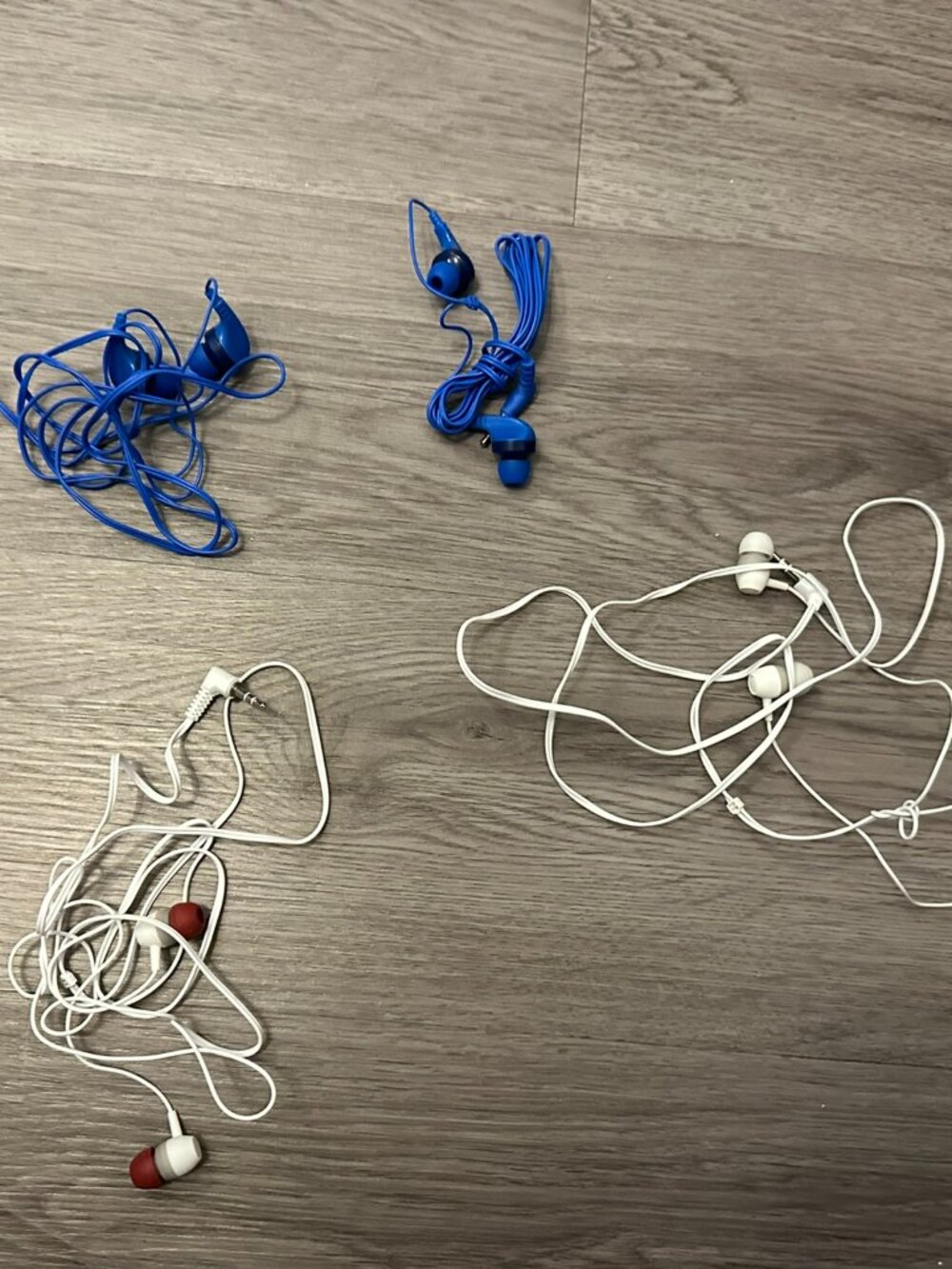 NEW Set of 4 White and Blue Earbud Wired Headphones